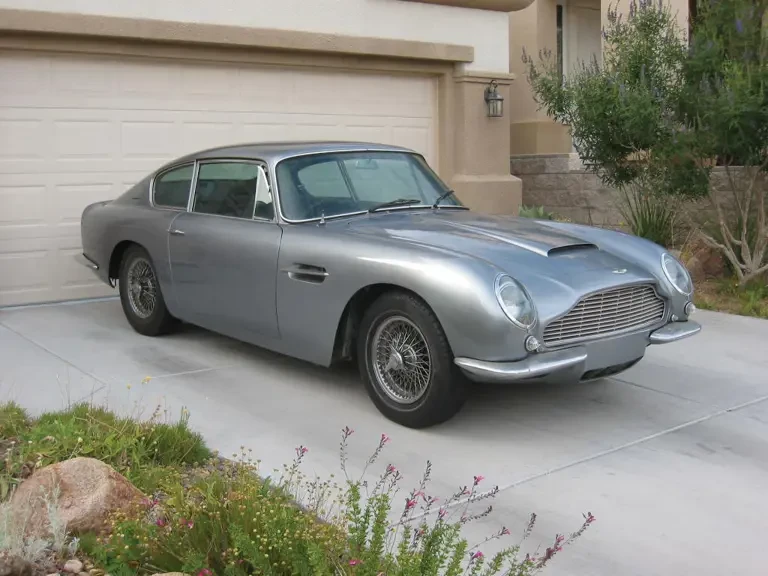 1967 Aston Martin DB6 - Image 2 of 2