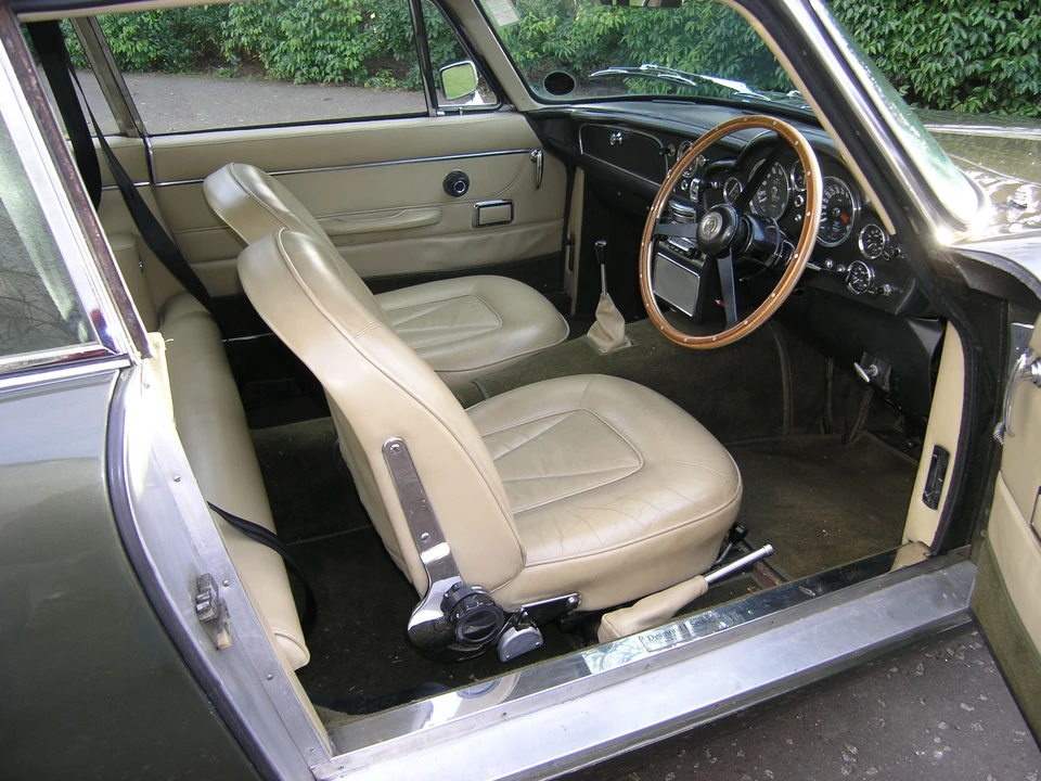 1967 Aston Martin DB6 - Image 3 of 3