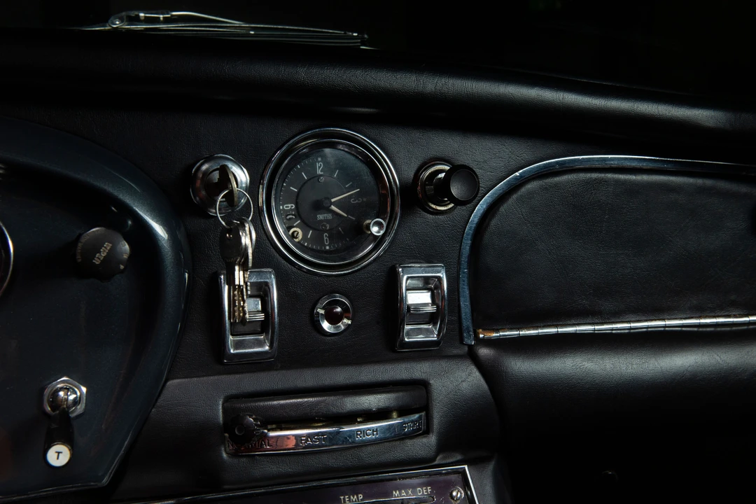 1967 Aston Martin DB6 - Image 30 of 31