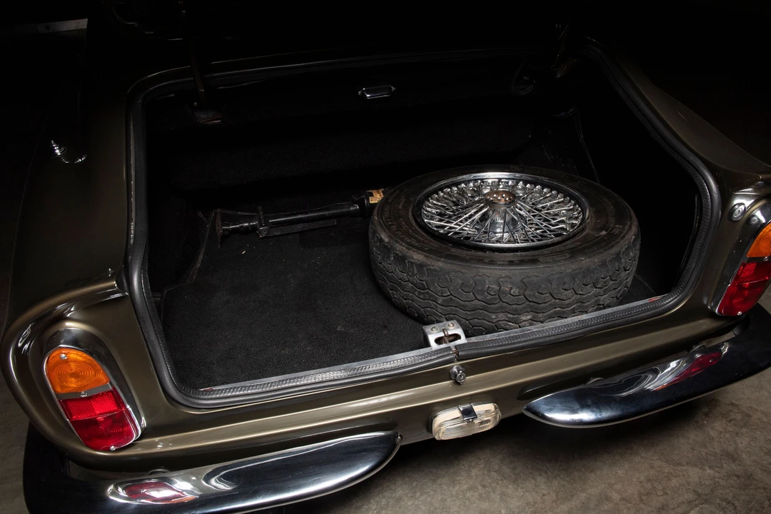 1967 Aston Martin DB6 - Image 23 of 31