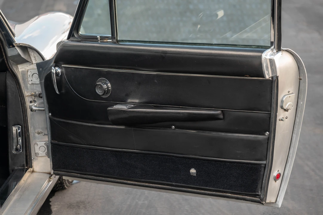 1967 Aston Martin DB6 - Image 29 of 31