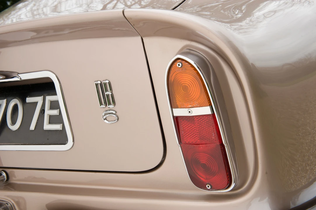 1967 Aston Martin DB6 - Image 17 of 23
