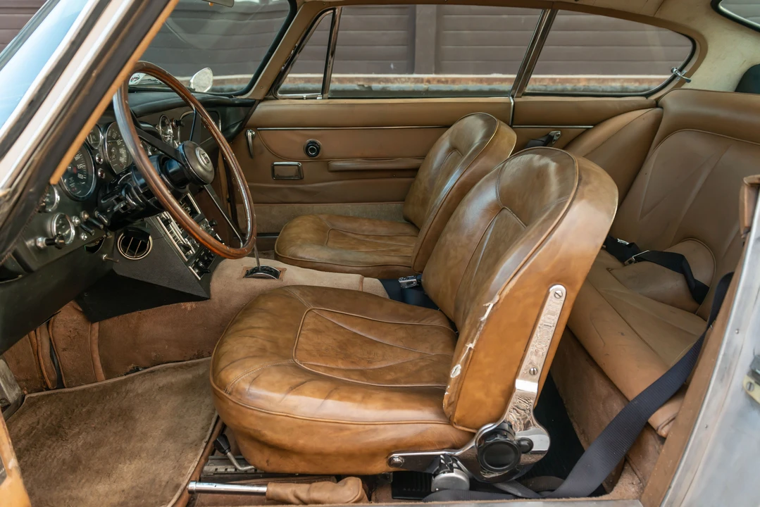 1967 Aston Martin DB6 - Image 29 of 31