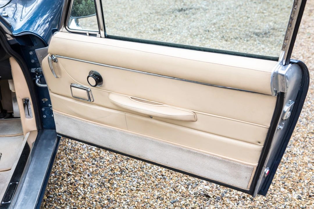 1967 Aston Martin DB6 - Image 27 of 31