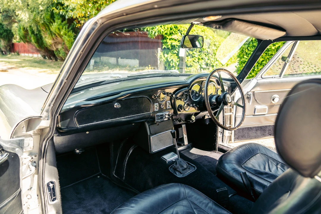 1967 Aston Martin DB6 Vantage - Image 20 of 31