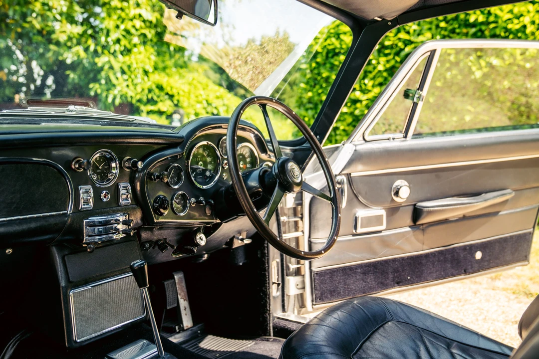 1967 Aston Martin DB6 Vantage - Image 15 of 31