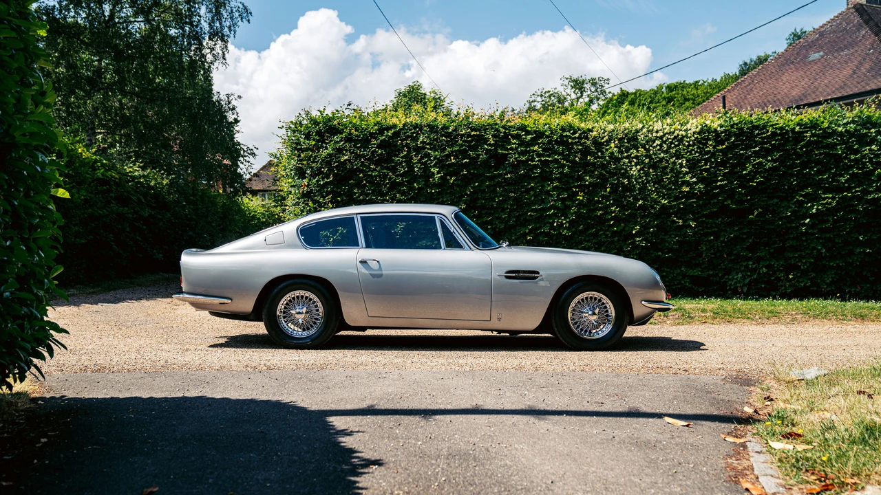 1967 Aston Martin DB6 Vantage - Image 26 of 31