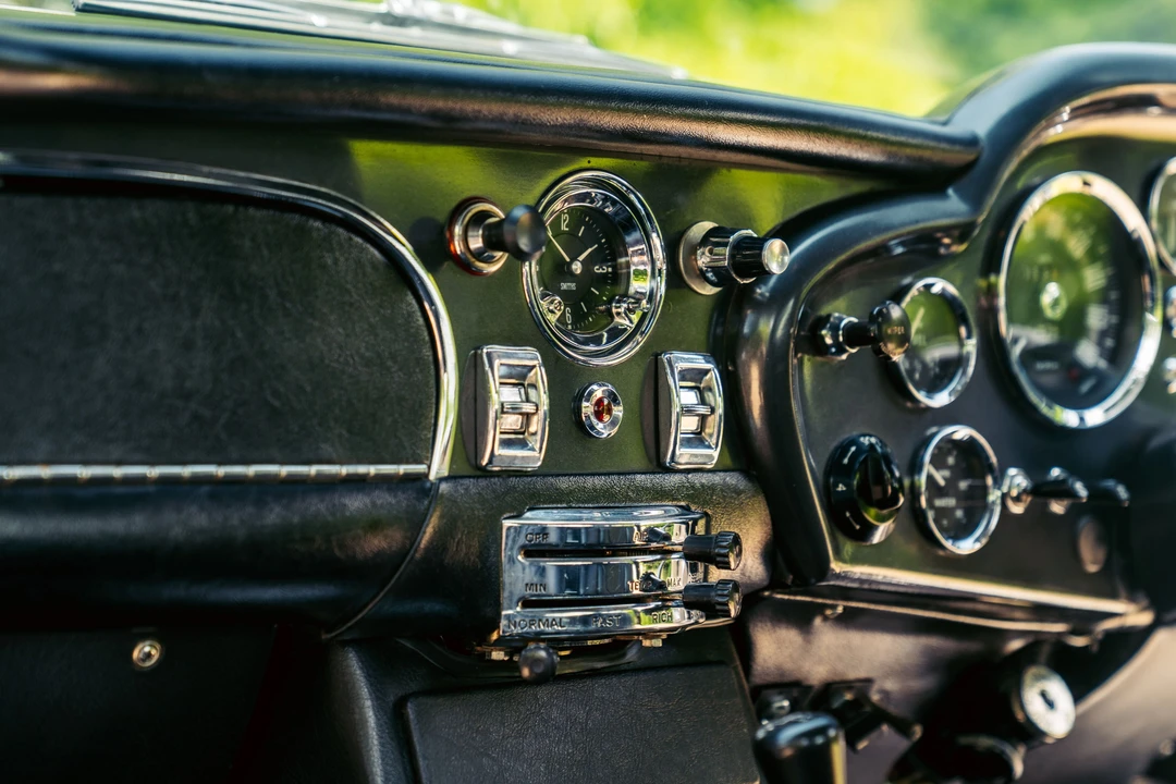 1967 Aston Martin DB6 Vantage - Image 13 of 31