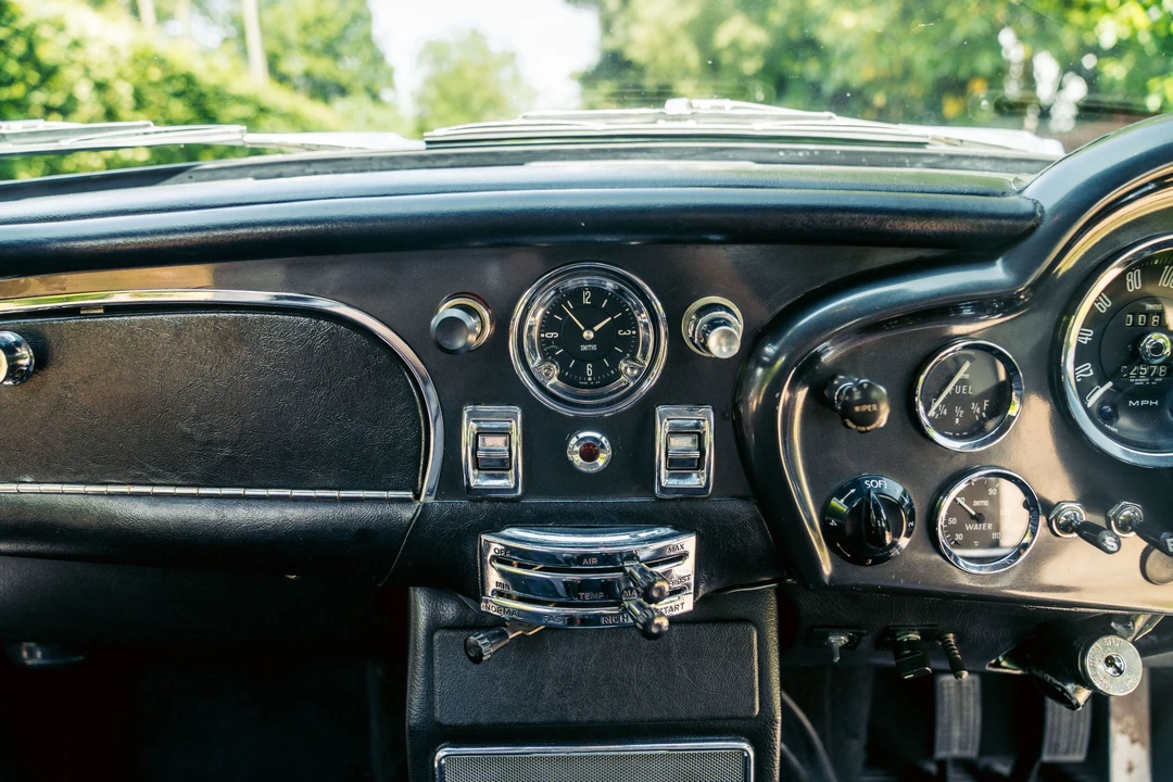 1967 Aston Martin DB6 Vantage - Image 11 of 31