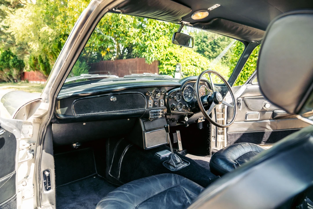 1967 Aston Martin DB6 Vantage - Image 21 of 31