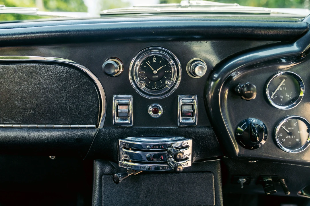 1967 Aston Martin DB6 Vantage - Image 10 of 31