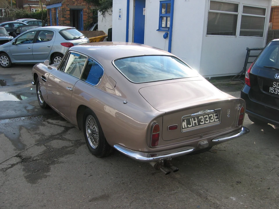 1967 Aston Martin DB6 Vantage - Image 12 of 14