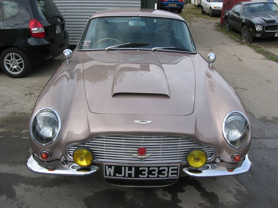 1967 Aston Martin DB6 Vantage - Image 11 of 14