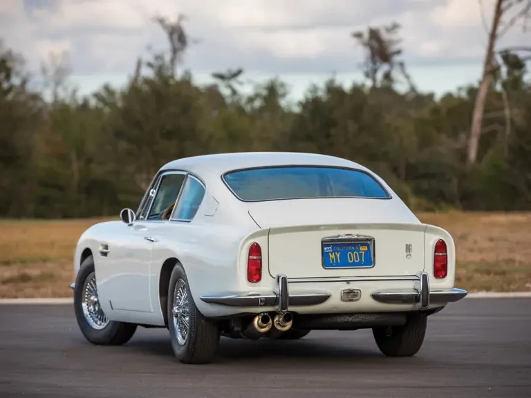1967 Aston Martin DB6 Vantage - Image 25 of 27