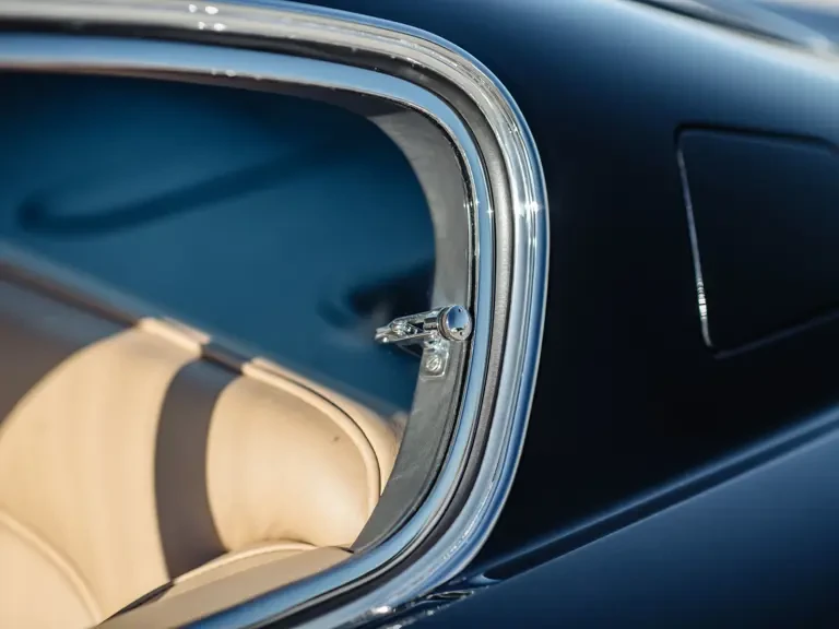 1967 Aston Martin DB6 Vantage - Image 27 of 31