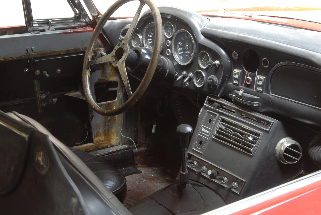 1967 Aston Martin DB6 Vantage - Image 3 of 4