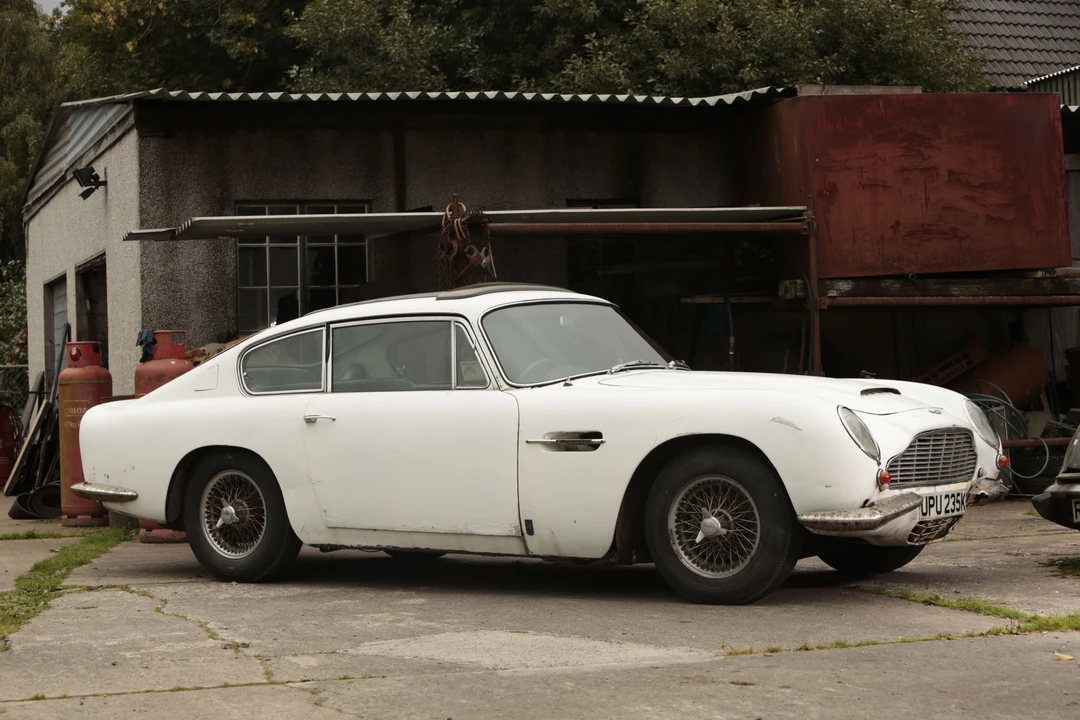 1967 Aston Martin DB6 Vantage - Image 30 of 31