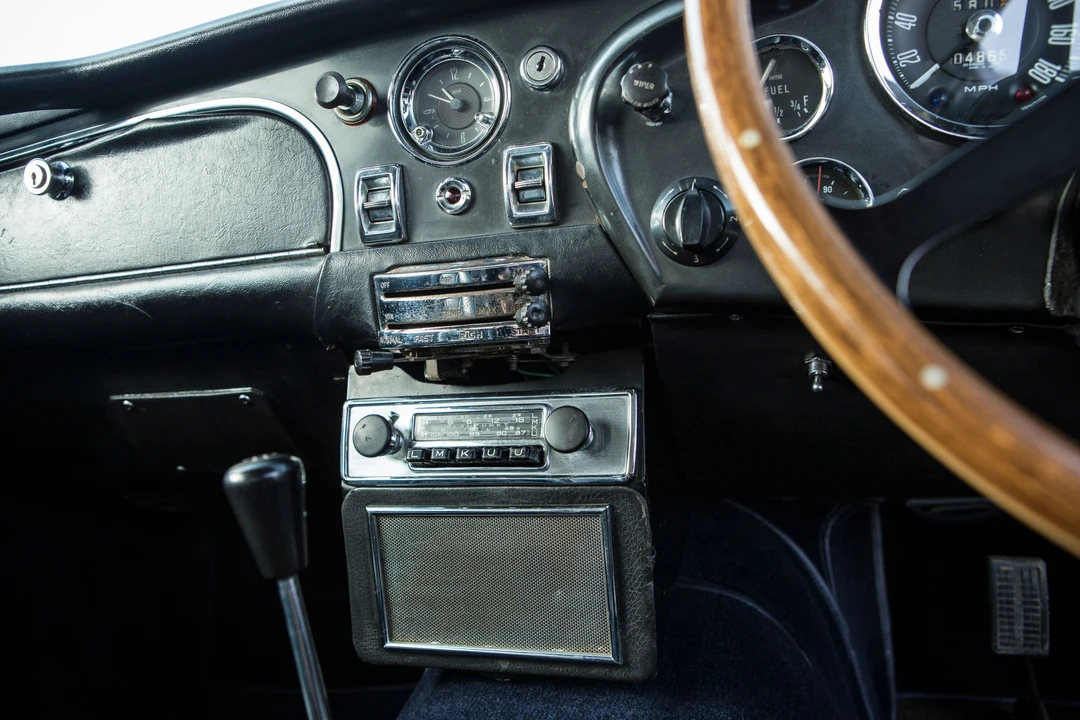 1967 Aston Martin DB6 Vantage - Image 25 of 31