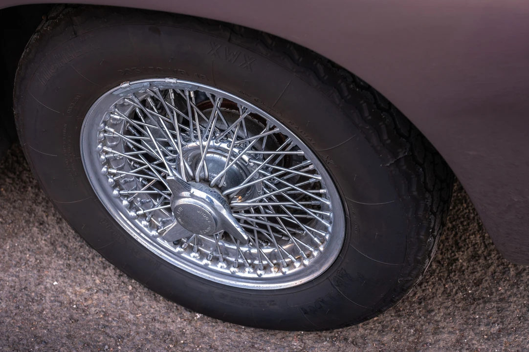 1967 Aston Martin DB6 Vantage - Image 25 of 31
