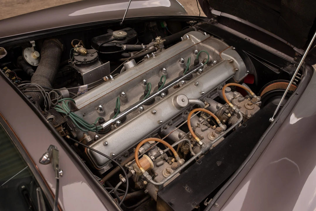1967 Aston Martin DB6 Vantage - Image 17 of 31
