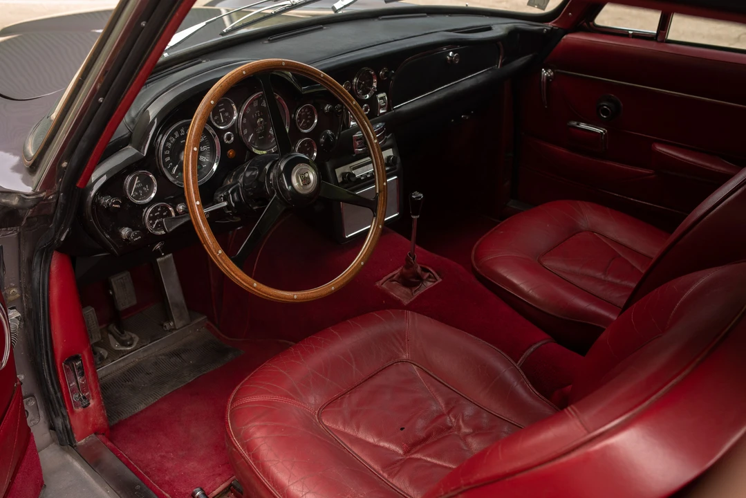 1967 Aston Martin DB6 Vantage - Image 12 of 31