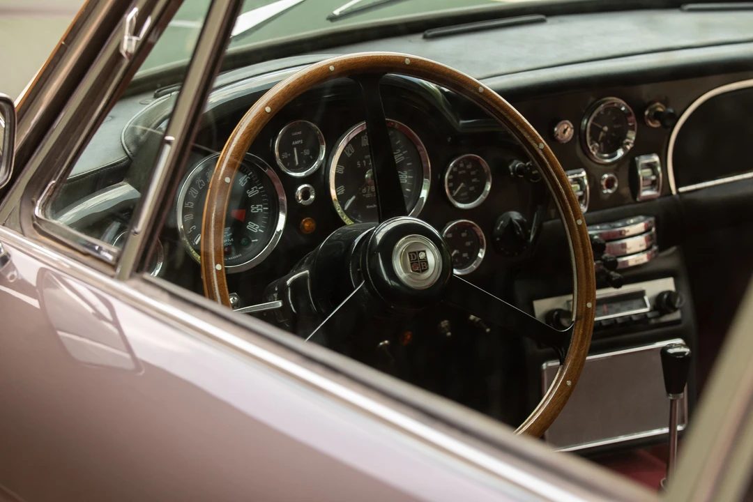1967 Aston Martin DB6 Vantage - Image 29 of 31