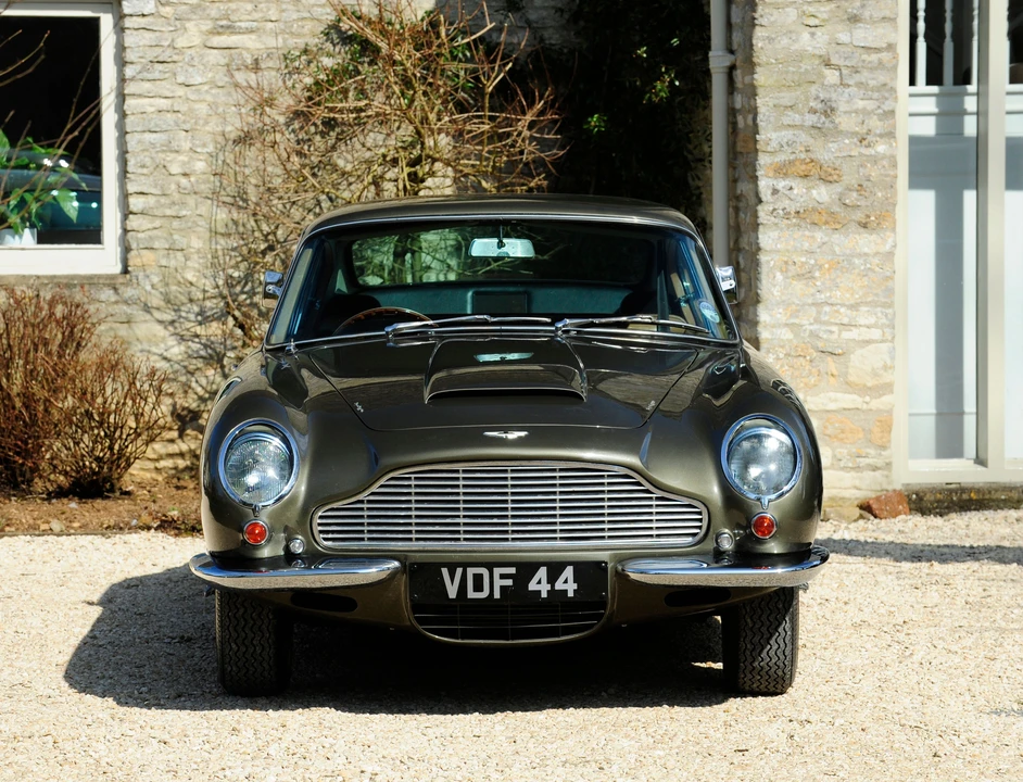 1967 Aston Martin DB6 Vantage - Image 19 of 24
