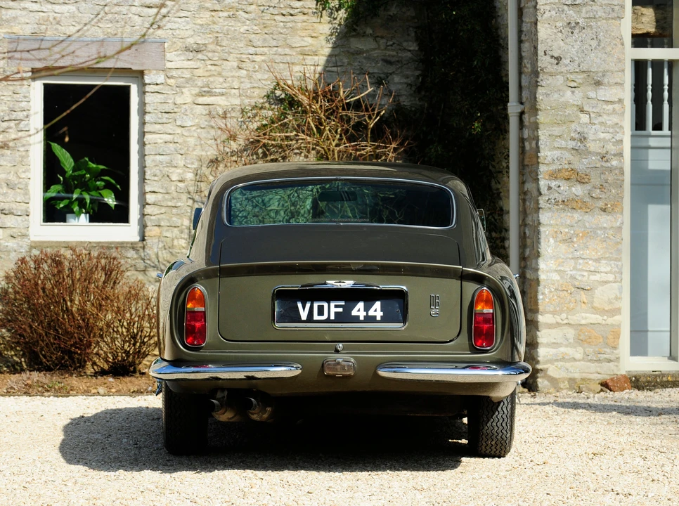 1967 Aston Martin DB6 Vantage - Image 22 of 24