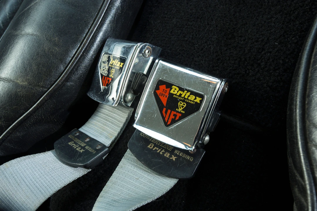 1967 Aston Martin DB6 Vantage - Image 16 of 19