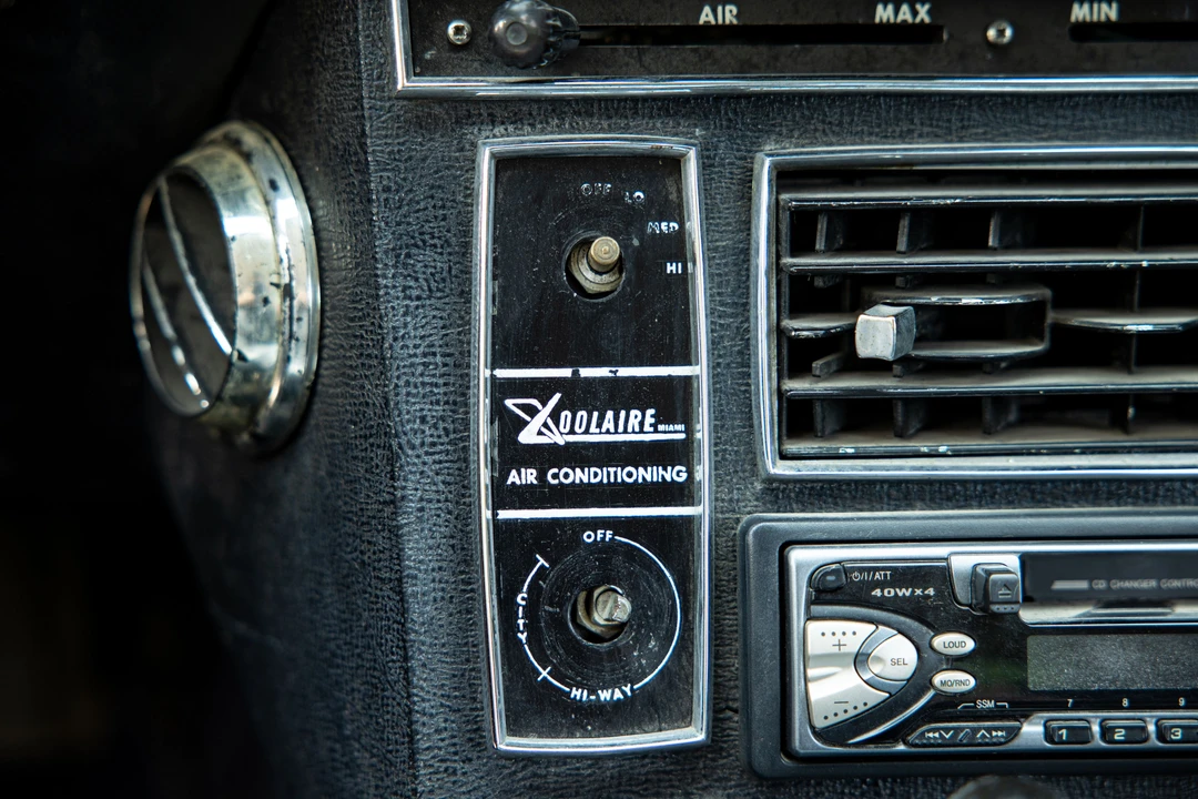 1967 Aston Martin DB6 Vantage - Image 29 of 31
