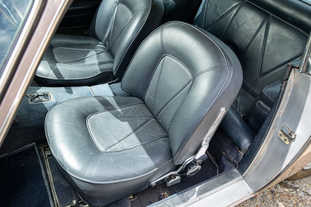 1967 Aston Martin DB6 Vantage - Image 19 of 31