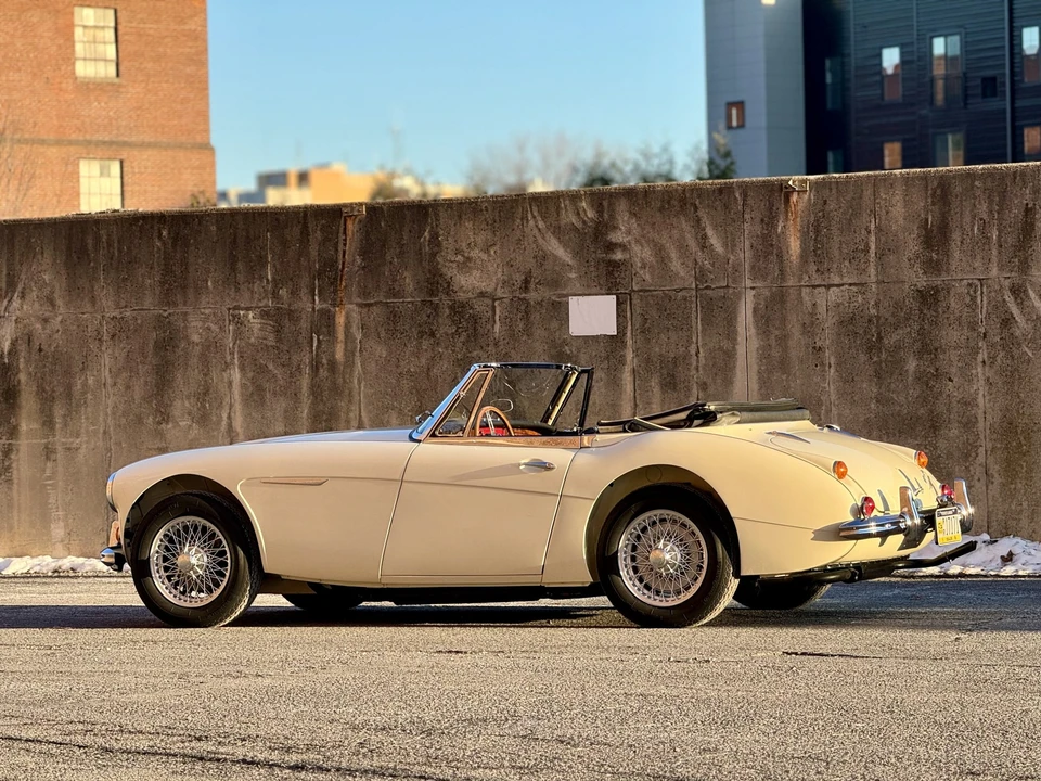 1967 Austin-Healey 3000 Mark III - Image 17 of 31