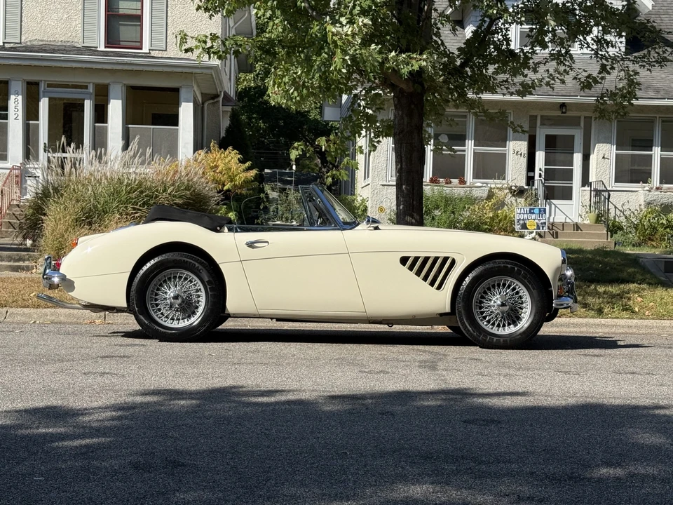 1967 Austin-Healey 3000 Mark III - Image 27 of 31