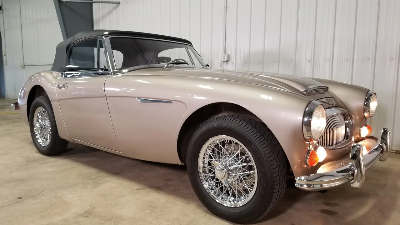 1967 Austin-Healey 3000 Mark III - Image 17 of 31
