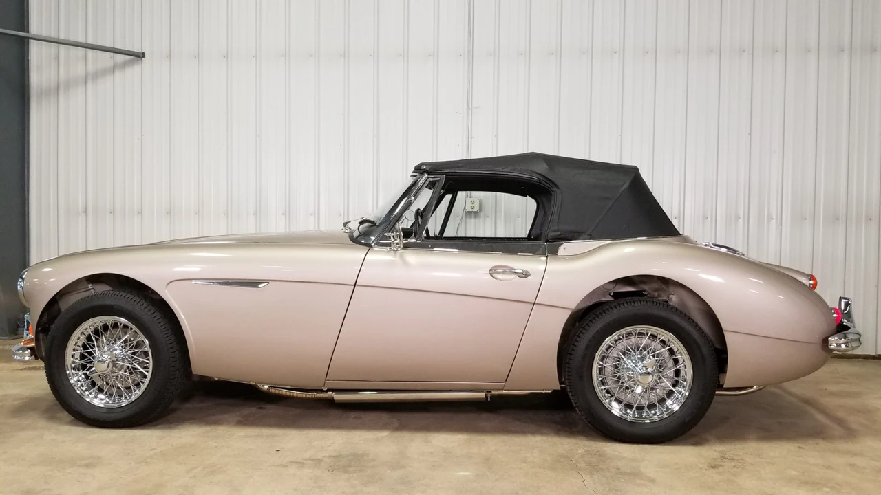 1967 Austin-Healey 3000 Mark III - Image 15 of 31