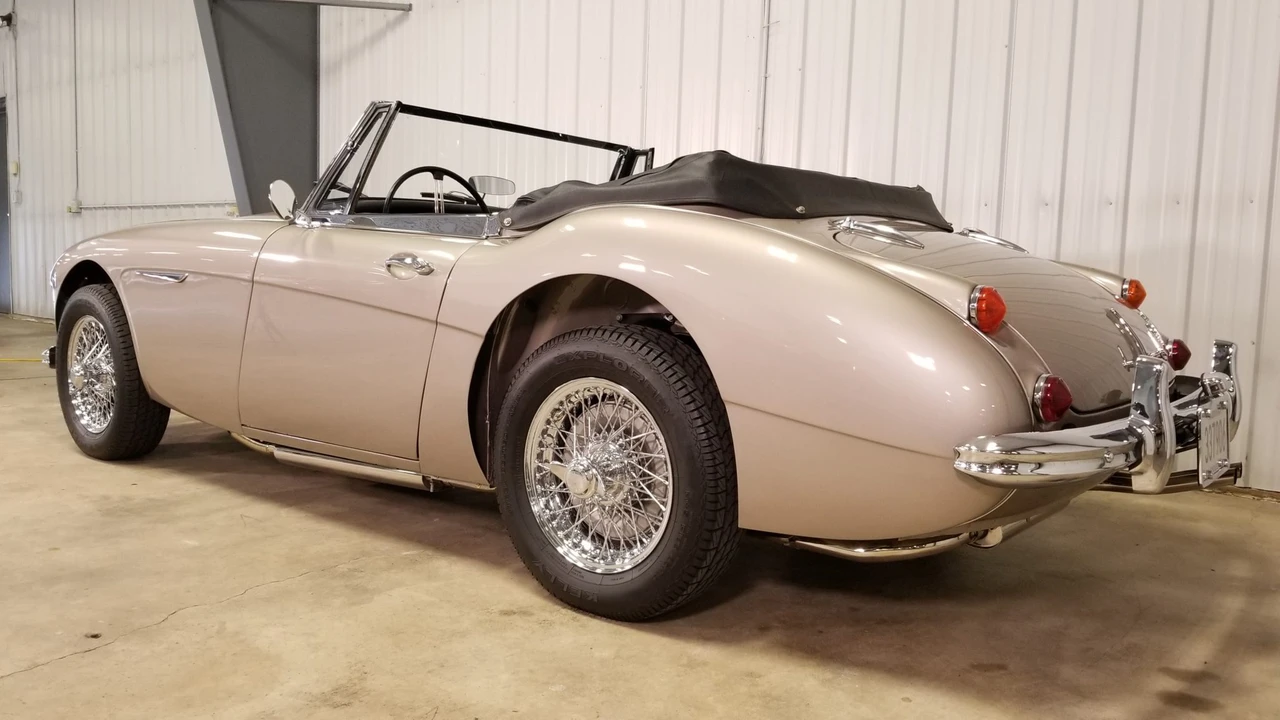 1967 Austin-Healey 3000 Mark III - Image 13 of 31