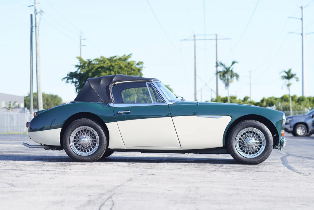 1967 Austin-Healey 3000 Mark III - Image 17 of 31