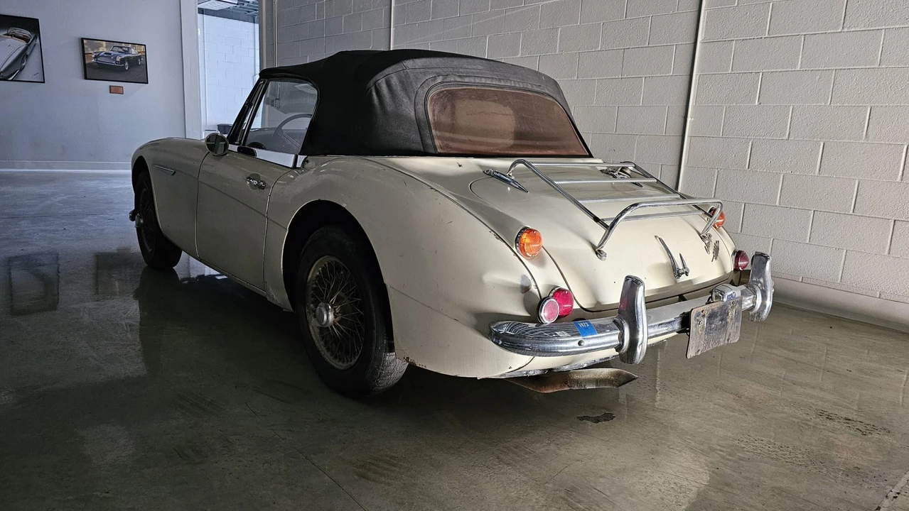 1967 Austin-Healey 3000 Mark III - Image 15 of 31
