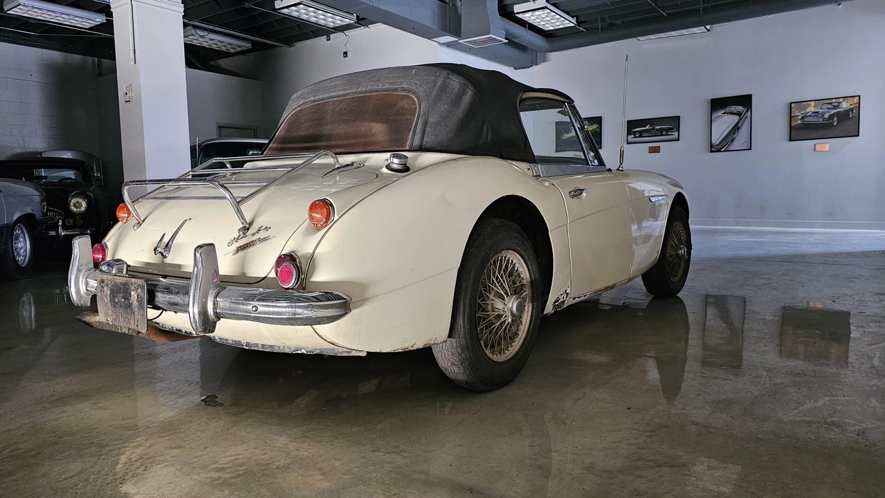 1967 Austin-Healey 3000 Mark III - Image 18 of 31