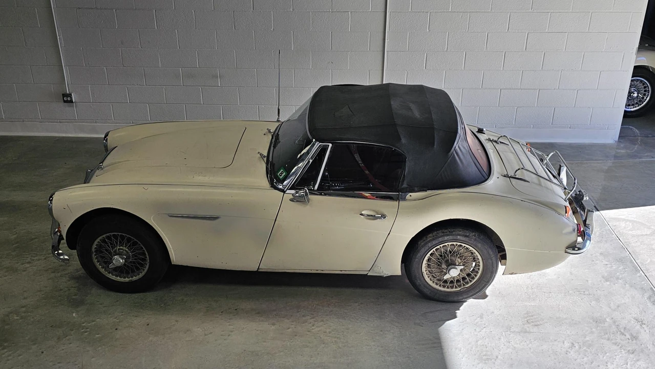 1967 Austin-Healey 3000 Mark III - Image 13 of 31
