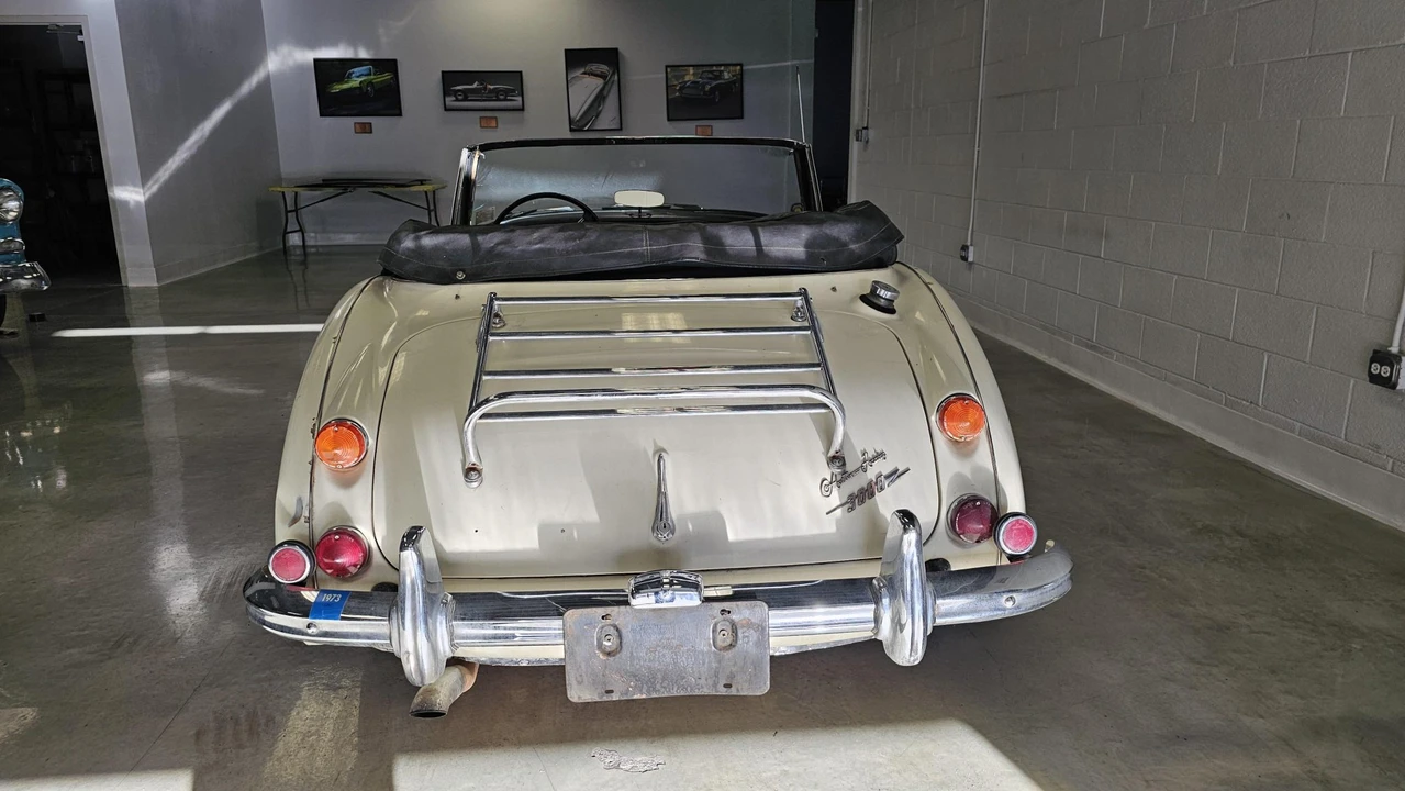 1967 Austin-Healey 3000 Mark III - Image 10 of 31