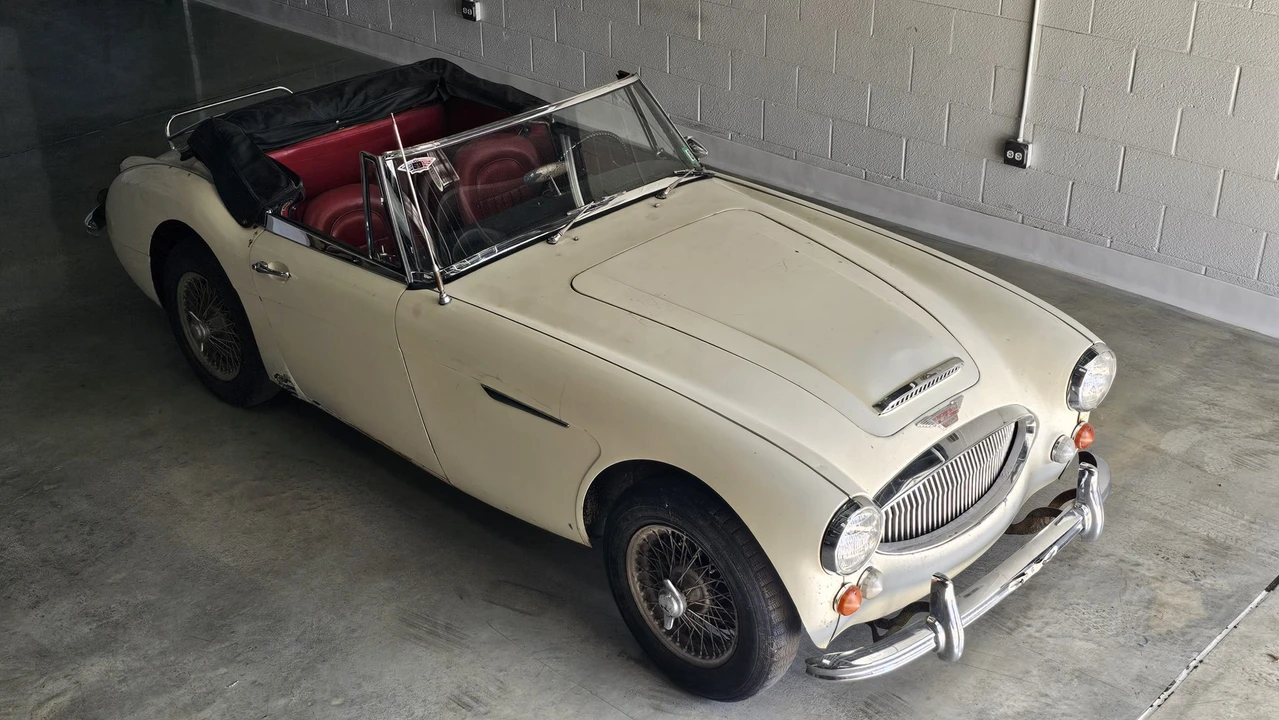 1967 Austin-Healey 3000 Mark III - Image 2 of 31