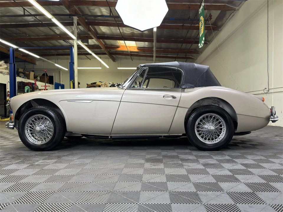 1967 Austin-Healey 3000 Mark III - Image 13 of 30