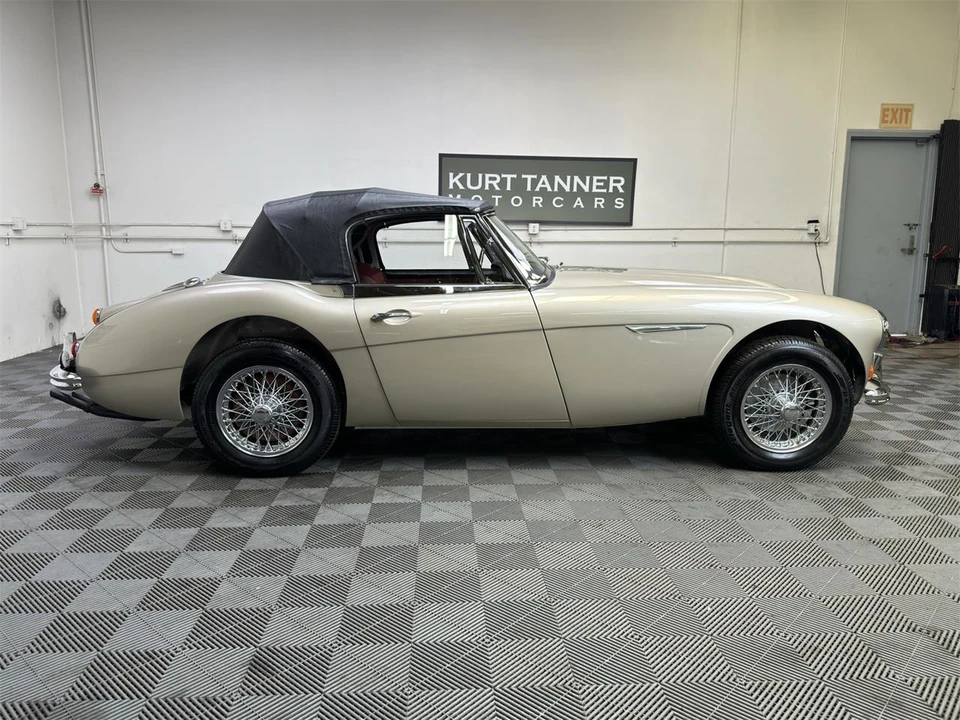 1967 Austin-Healey 3000 Mark III - Image 12 of 30