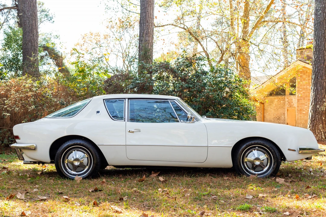 1967 Studebaker Avanti - Image 7 of 31