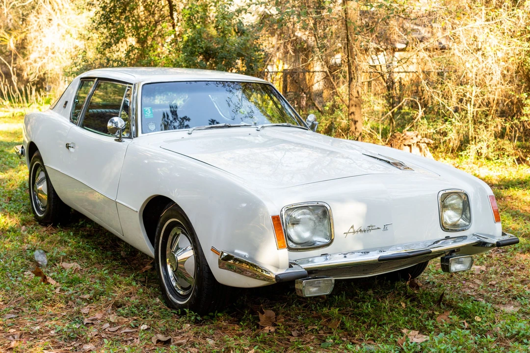 1967 Studebaker Avanti - Image 8 of 31