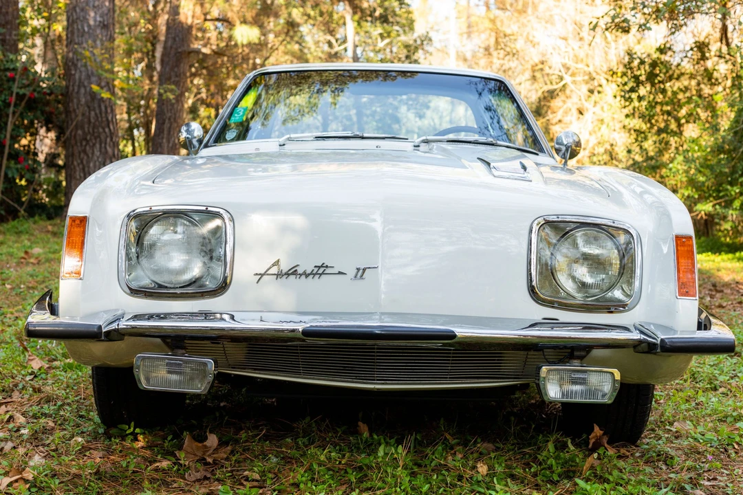 1967 Studebaker Avanti - Image 9 of 31