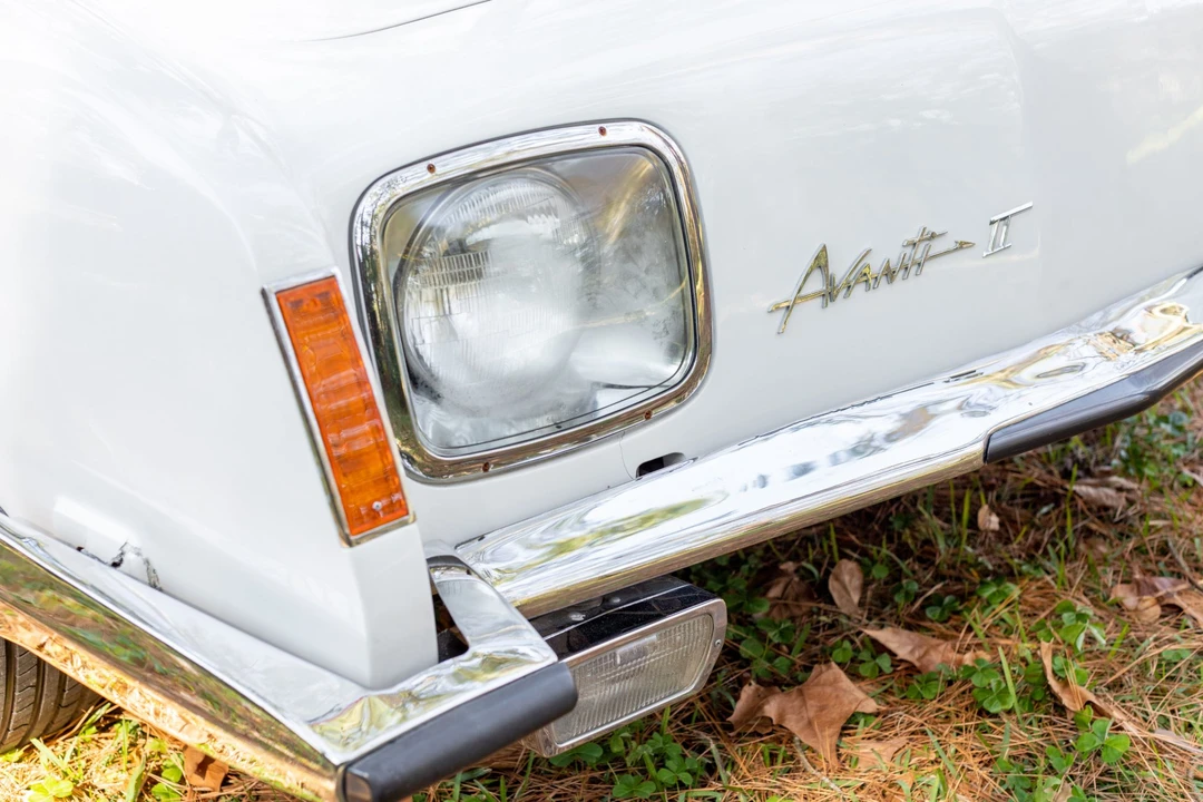 1967 Studebaker Avanti - Image 11 of 31