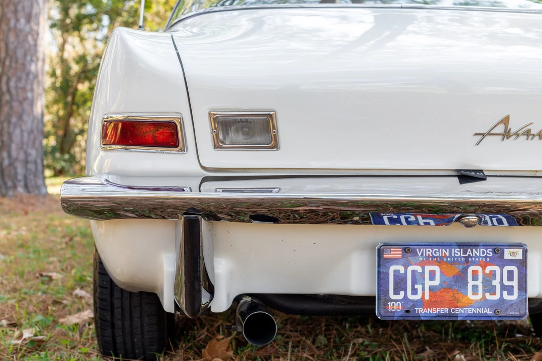 1967 Studebaker Avanti - Image 13 of 31