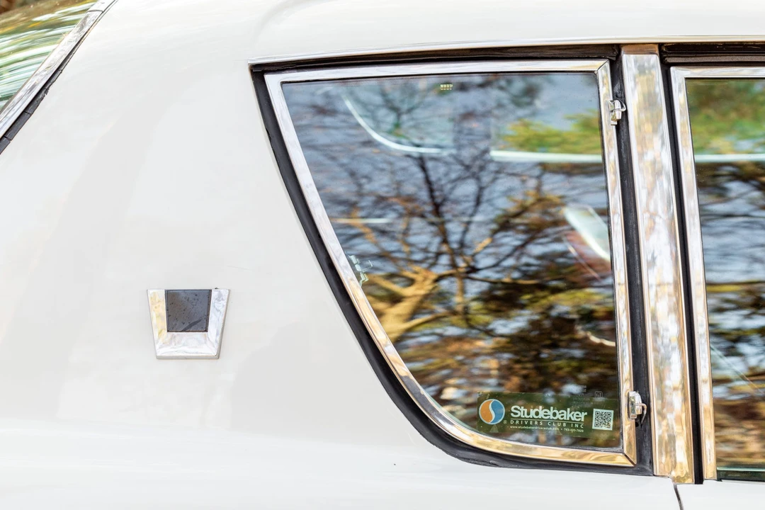 1967 Studebaker Avanti - Image 28 of 31